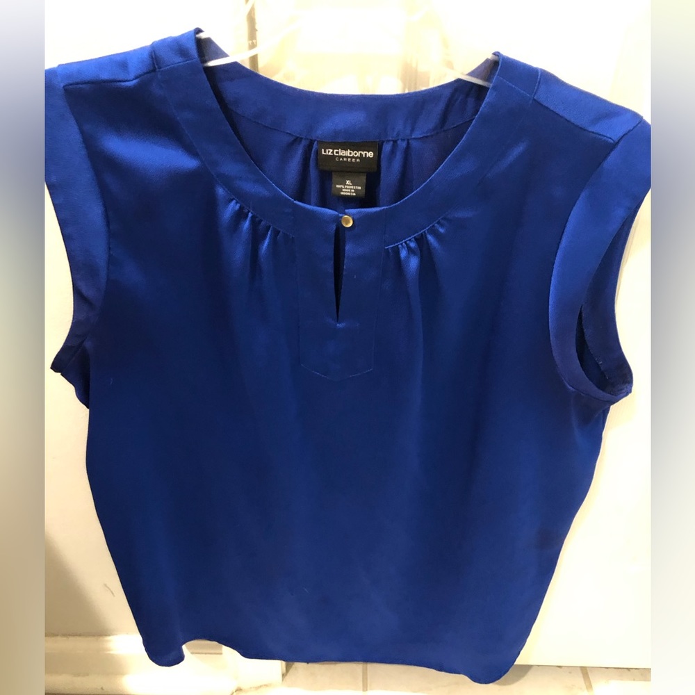 Sleeveless dress shirt (blue)